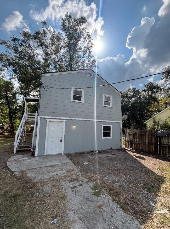 Building Photo - 211 #B W South St