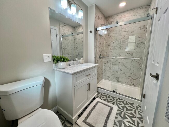 Building Photo - 417 Wenneker Dr