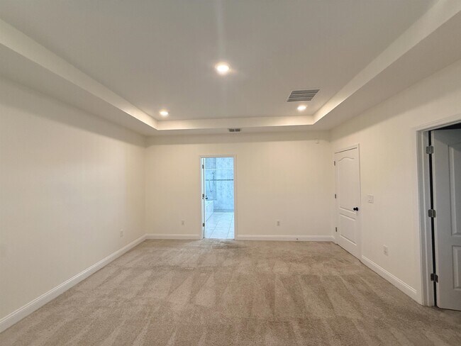 Building Photo - 32 Olivine Ct