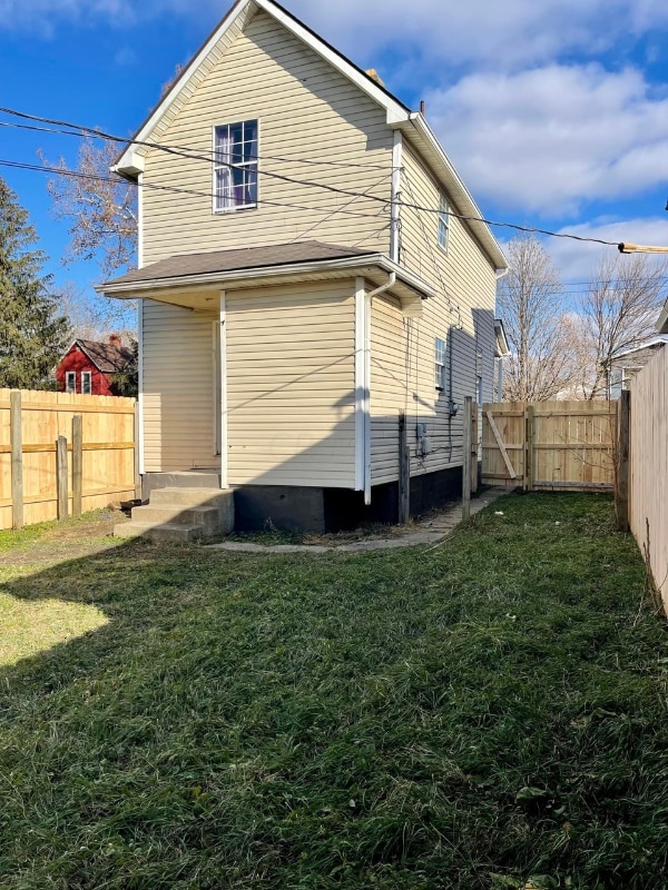Building Photo - 411 S Yale Ave
