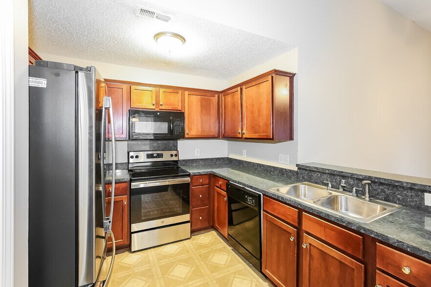 Building Photo - 12110 Stewarts Crossing Dr
