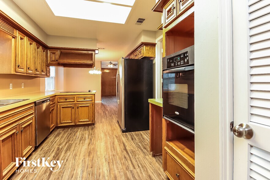 Building Photo - 15806 Afore Dr