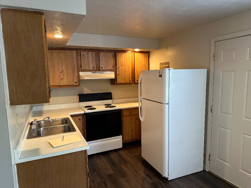 Building Photo - 612 N Highland Ave