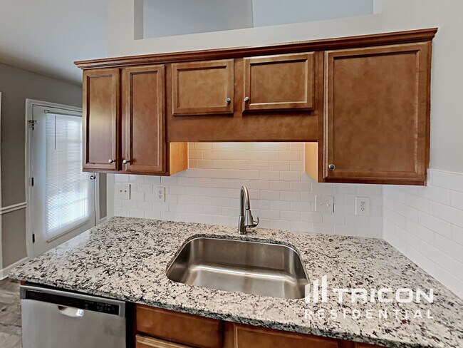Building Photo - 4586 Woodway Dr