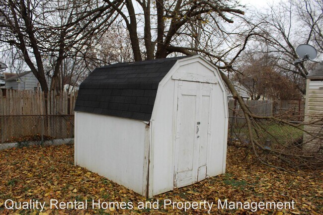 Building Photo - 2 br, 1 bath House - 1230 E Hemphill Rd