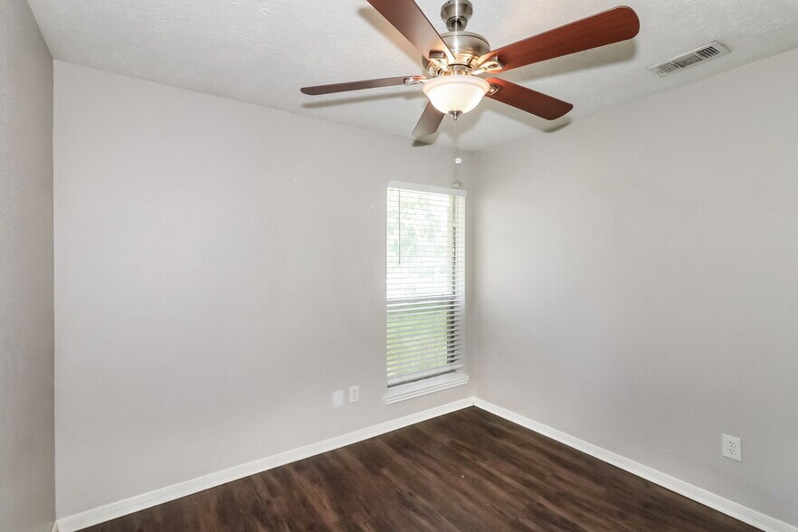 Building Photo - 19411 Winding Branch Dr