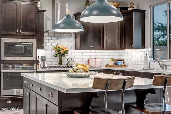 Building Photo - 517 E Balao Dr