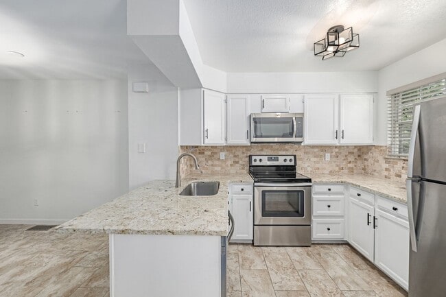 Building Photo - 8066 S Columbine Ct