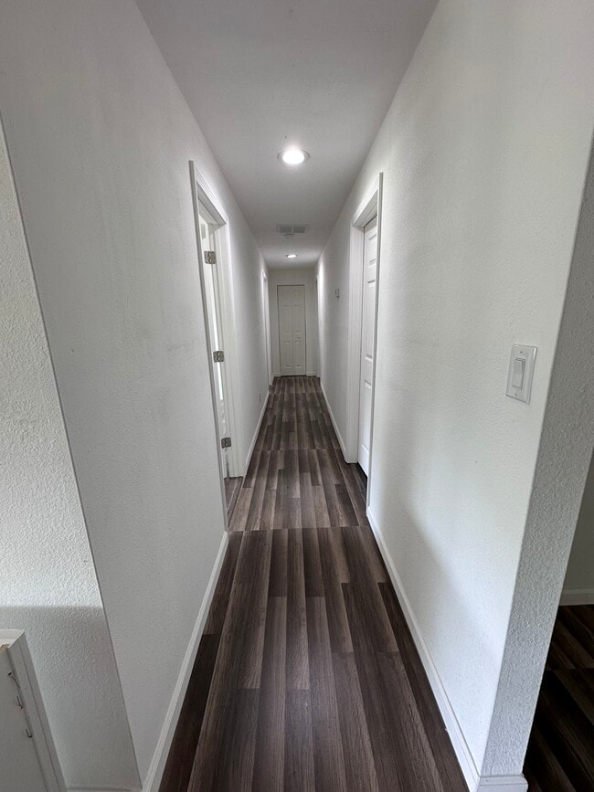 hallway to the rooms - 112 Big Apple Rd