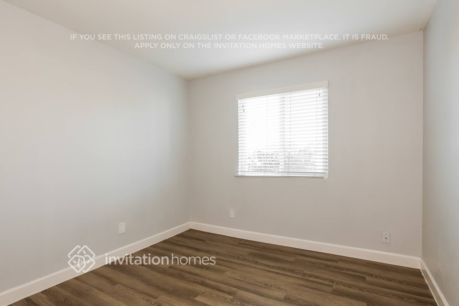 Building Photo - 6102 S Parkside Dr