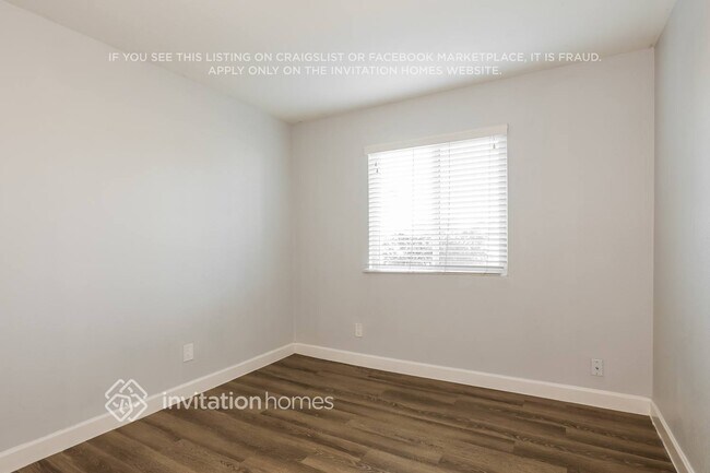 Building Photo - 6102 S Parkside Dr