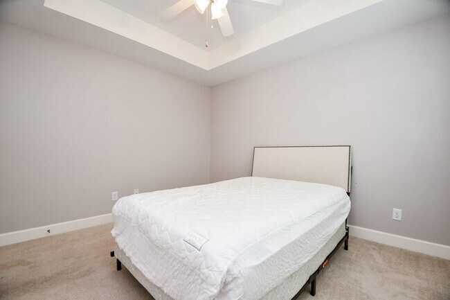 Building Photo - 3715 Main Plaza Dr