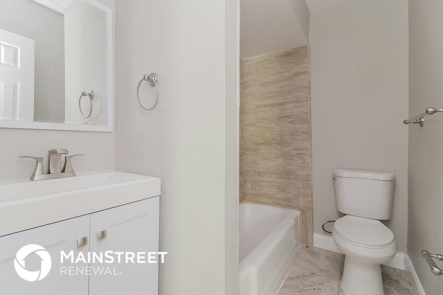 Building Photo - 2121 Camellia Dr