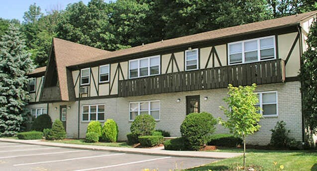 Building Photo - Treetop Apartments
