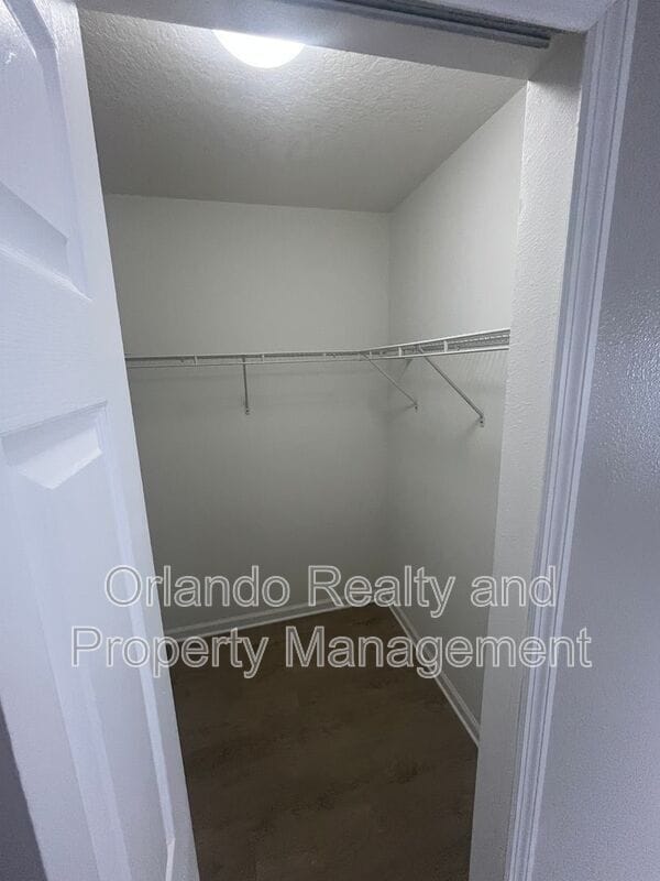 Building Photo - 16621 Cedar Crest Dr