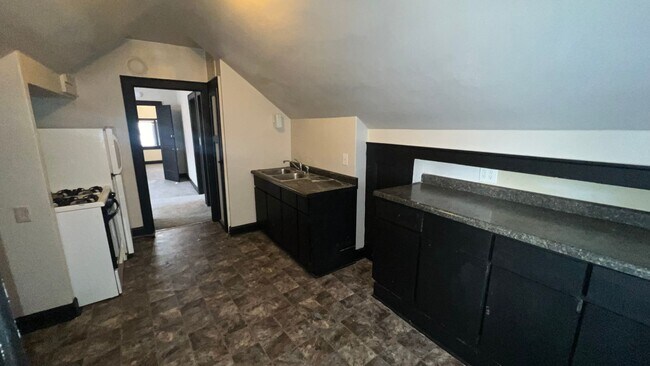 Building Photo - 3328 N 38th St