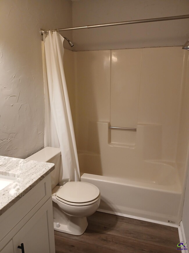 Building Photo - 218 Tallulah Trail