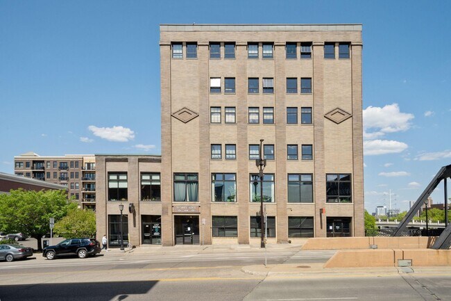 Building Photo - 404 Washington Avenue N 104