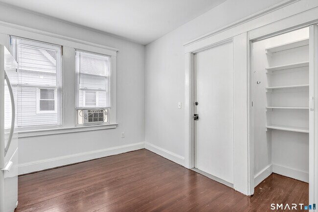 Building Photo - 66 Brownell St