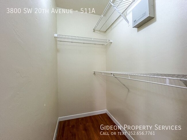 Building Photo - 3800 SW 20th Ave