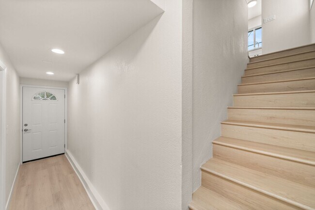 Building Photo - 35-35 Kennebec Ave