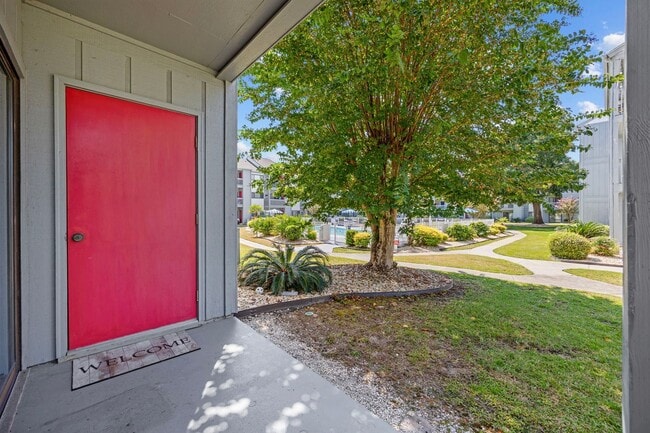 Building Photo - Charming 2-Bedroom Condo Near the Beach