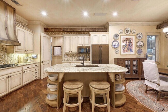 Building Photo - 2305 Barton Creek Blvd