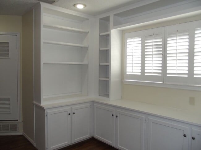 Building Photo - 2/2/2 Townhouse in Southwest Lubbock