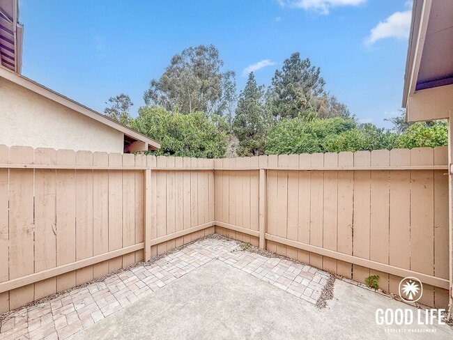 Building Photo - SD: 4BD/2BA Condo in University City with Community Pool, Private Patio & In-Unit Laundry