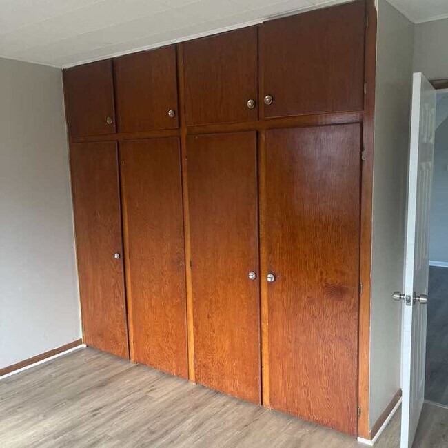 Building Photo - 3233 W 50th St