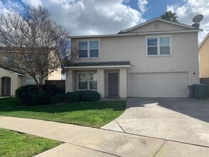 Building Photo - Beautiful 4 Bedroom 3 bath home in Merced!