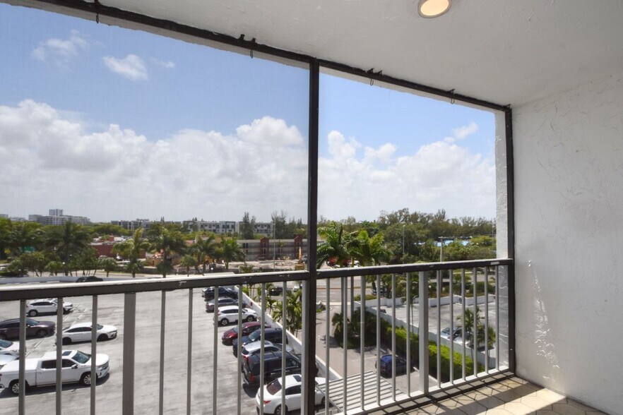 Building Photo - 1160 N Federal Hwy