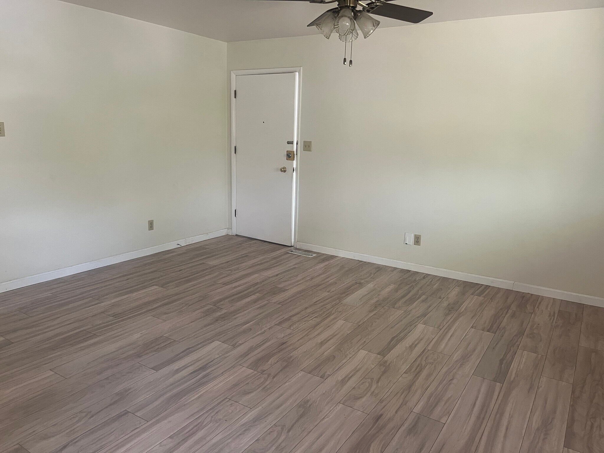 Livingroom - 327 D St