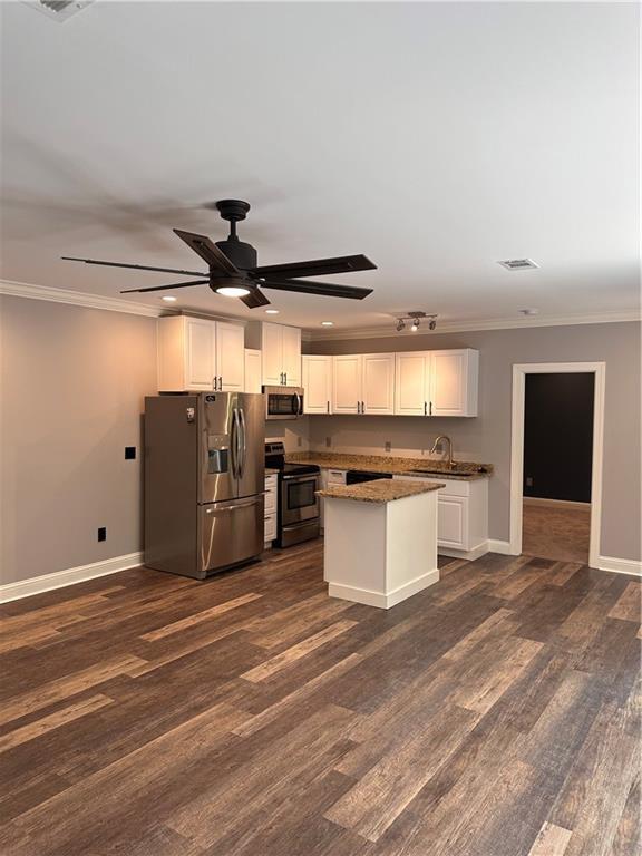 Building Photo - 2754 Dayview Ln