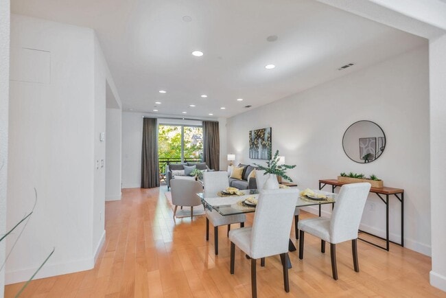 Building Photo - 5 Artisan Way