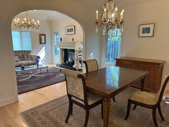 Building Photo - Beautifully Appointed 4 Bed, 2.5 Bath Home...