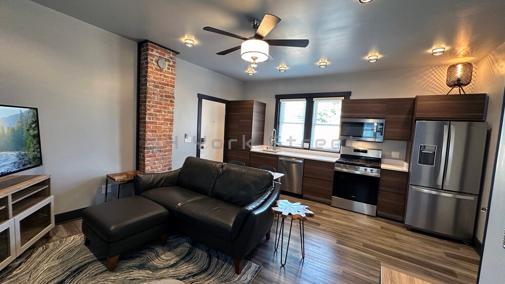 Building Photo - 34 York St