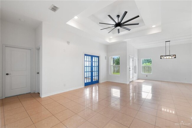 Building Photo - 22 E Beech St