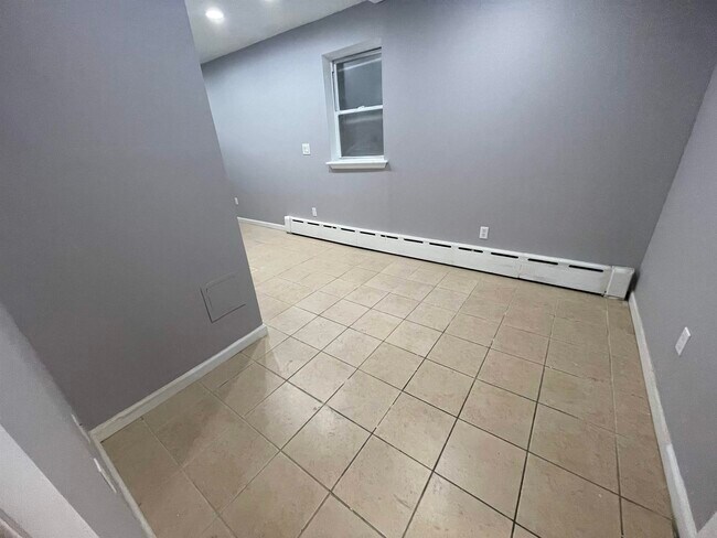 Building Photo - 306 65th St