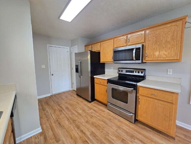 Building Photo - 3225 Veranda Cir