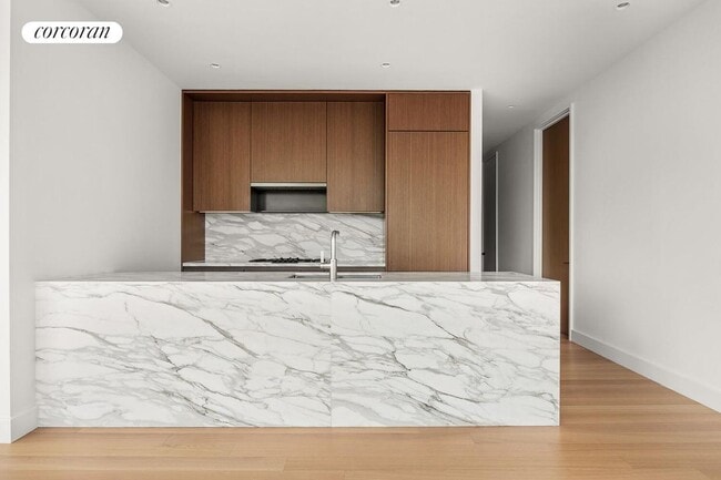 Building Photo - 15 E 30th St