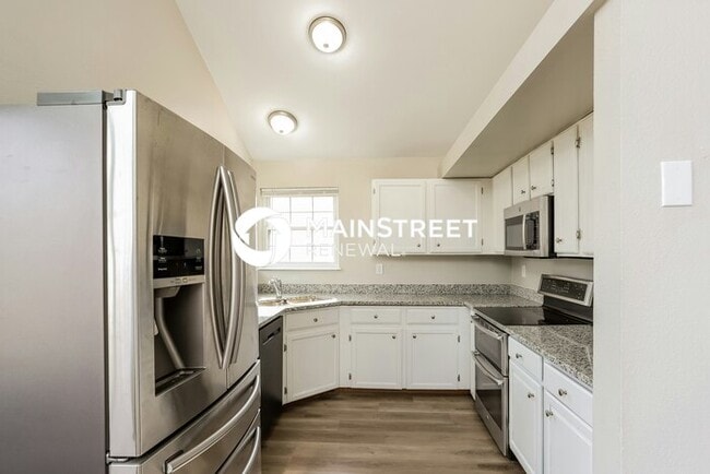 Building Photo - 3 Bedroom Pet-Friendly Home in DENVER, CO with Main Street Renewal