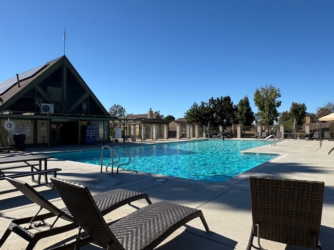 Building Photo - Beautiful 3Bd/2Ba In a Great Location!