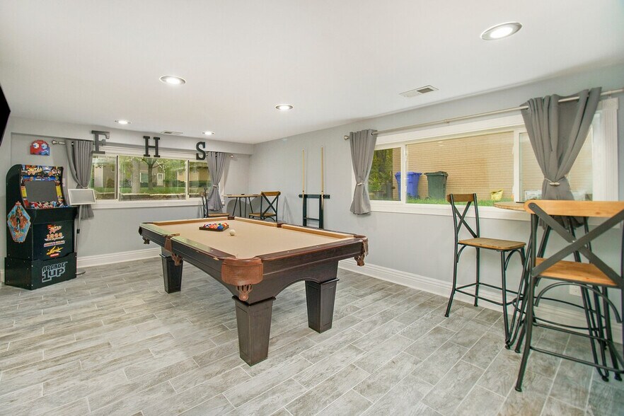 Building Photo - 40 S Main St