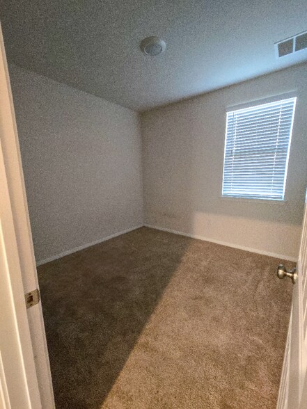 Building Photo - 109 Brody Ln