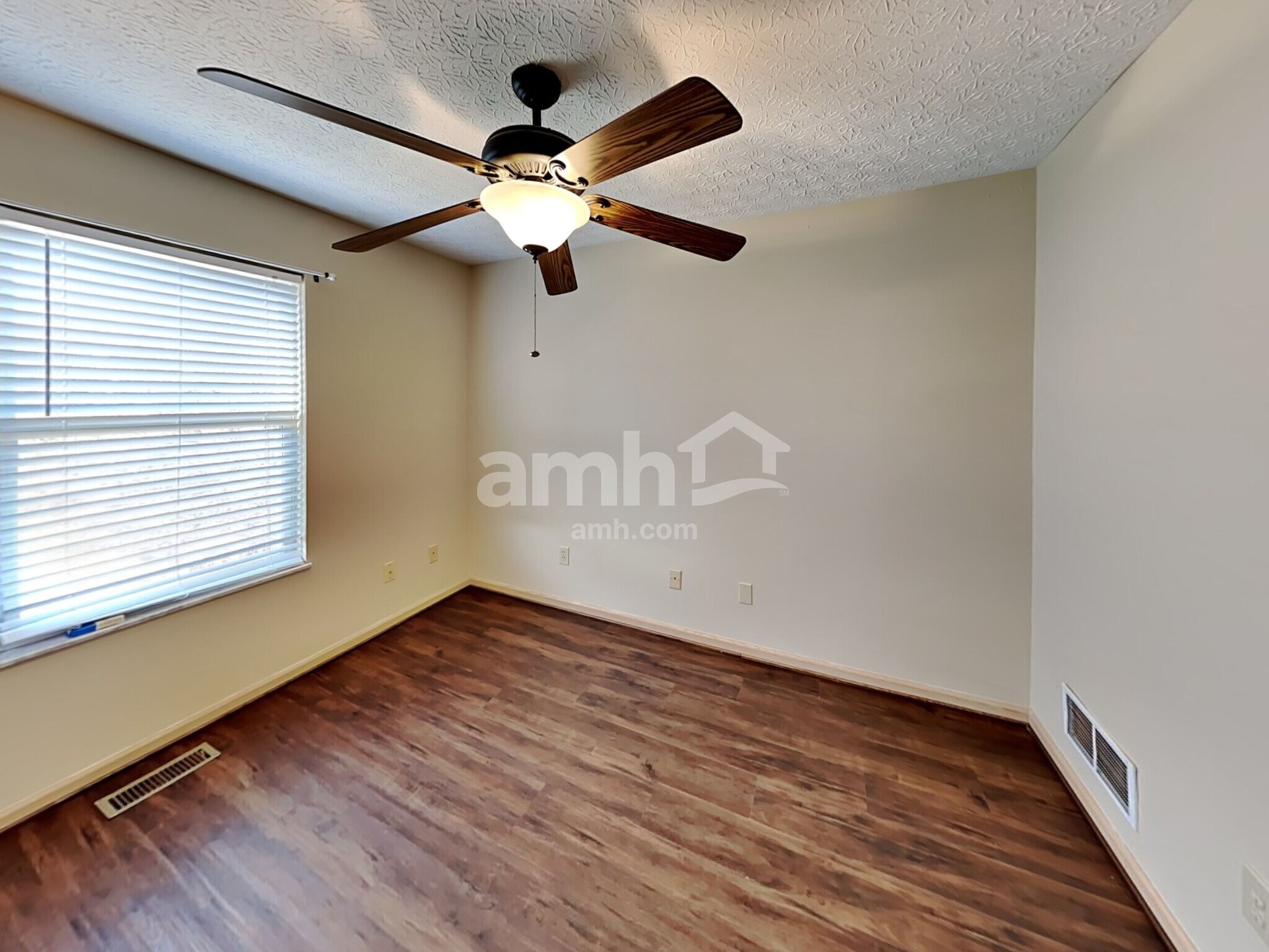 Building Photo - 3297 Draycott Ct