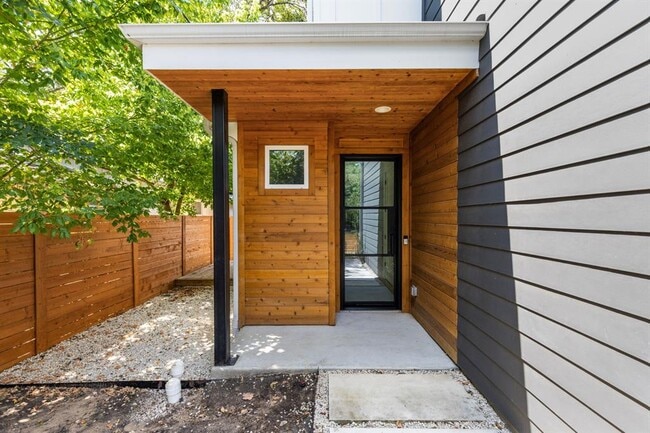Building Photo - 2813 Prado St