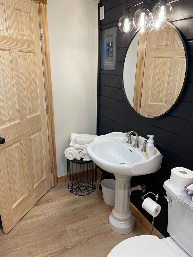 Building Photo - 21461 CO-140