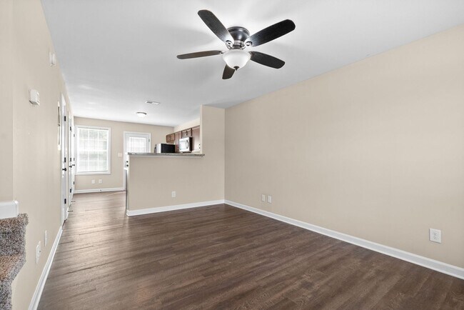 Building Photo - 622 Appleton Dr