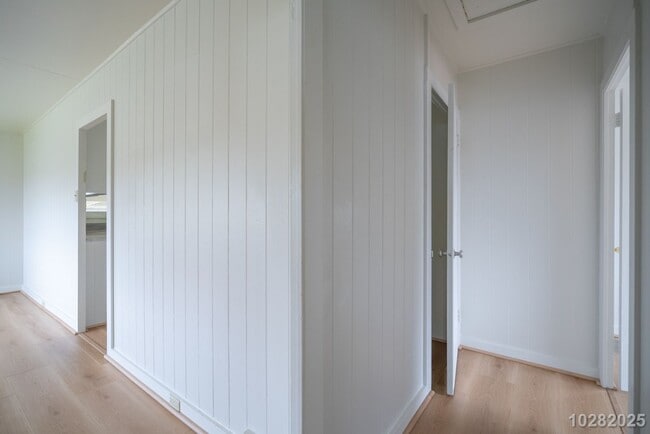 Building Photo - 2 BD/1 BA Home with Yard and Carport in Wa...